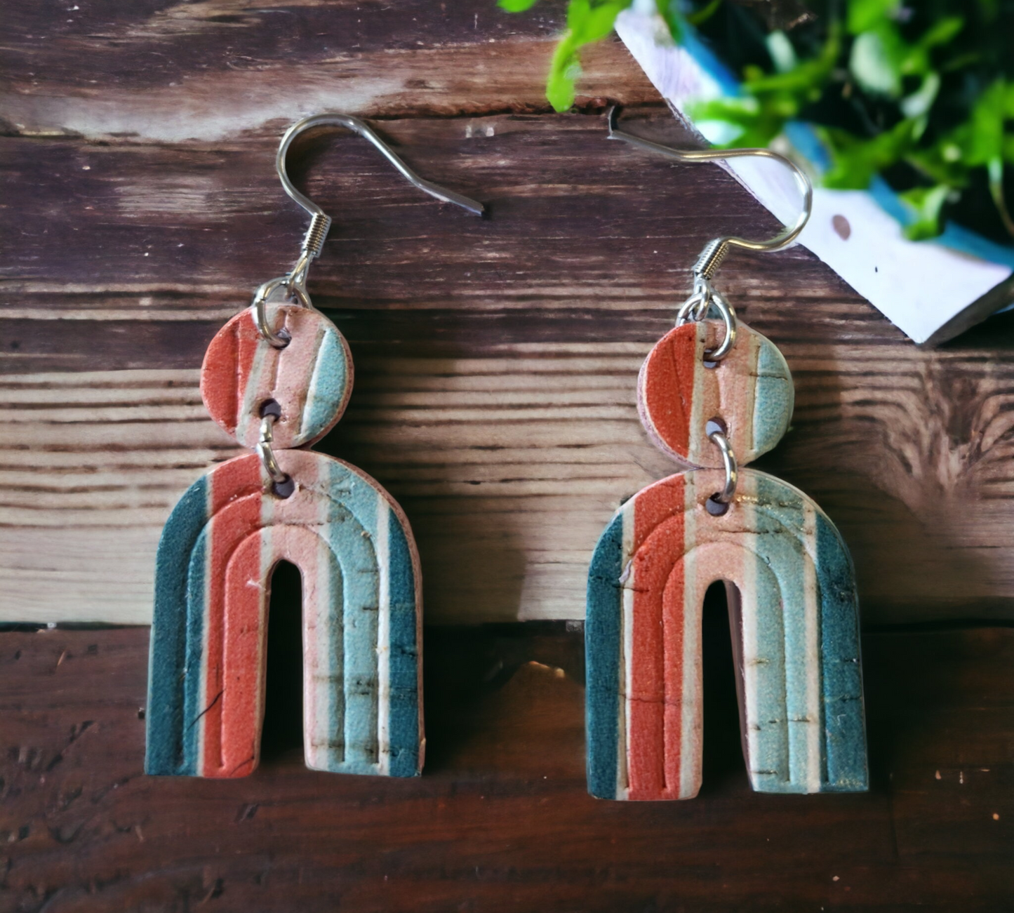 Embossed Arch Earrings