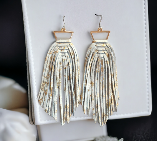 Braided white and gold fringe