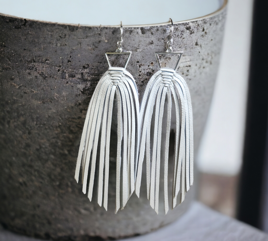 White Pearlized Fringe on Triangle Bezel