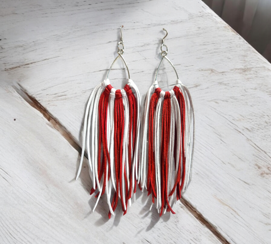 Red and white Fringe on teardrop bezel