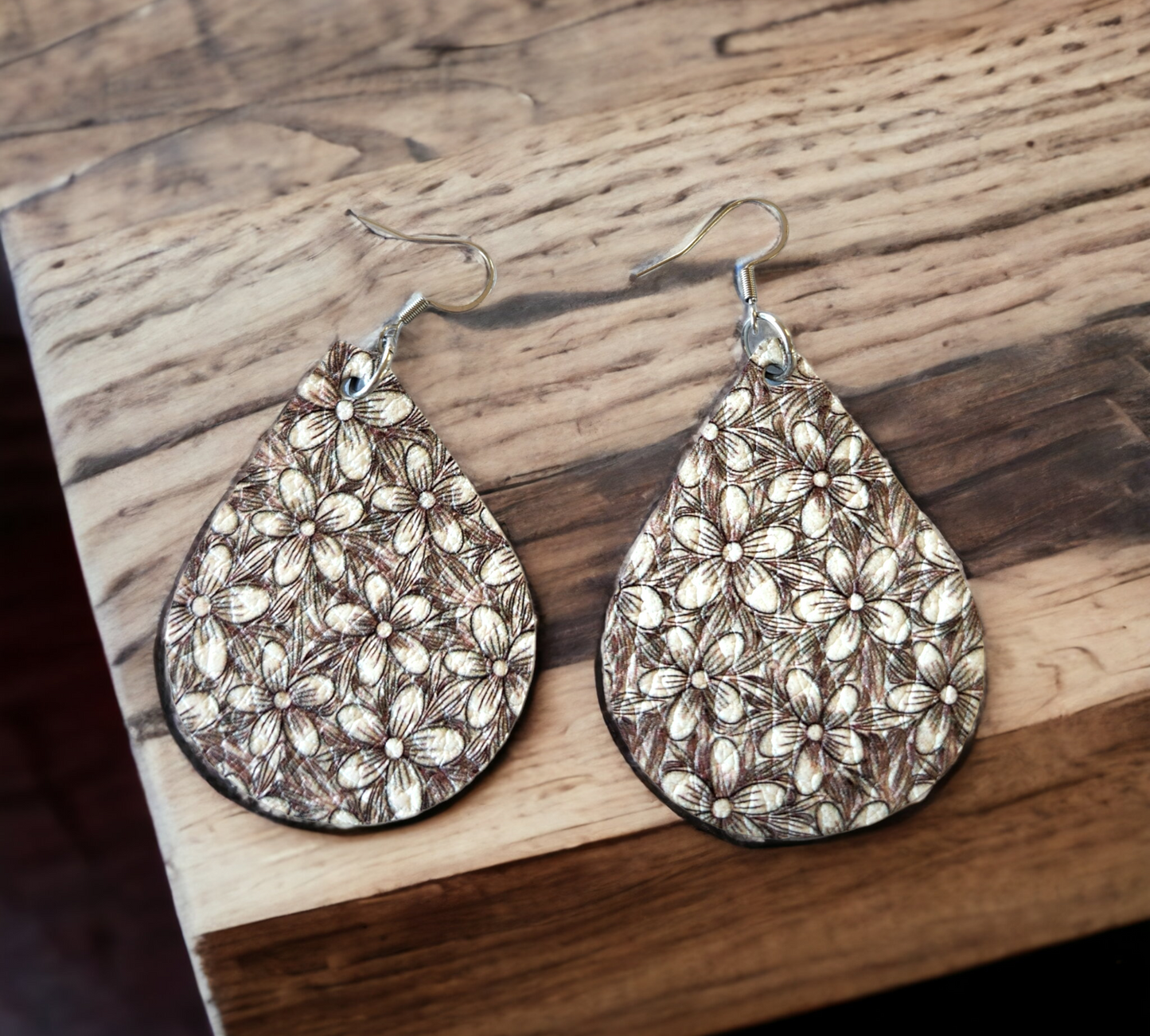 Monotone Floral Grey Teardrops