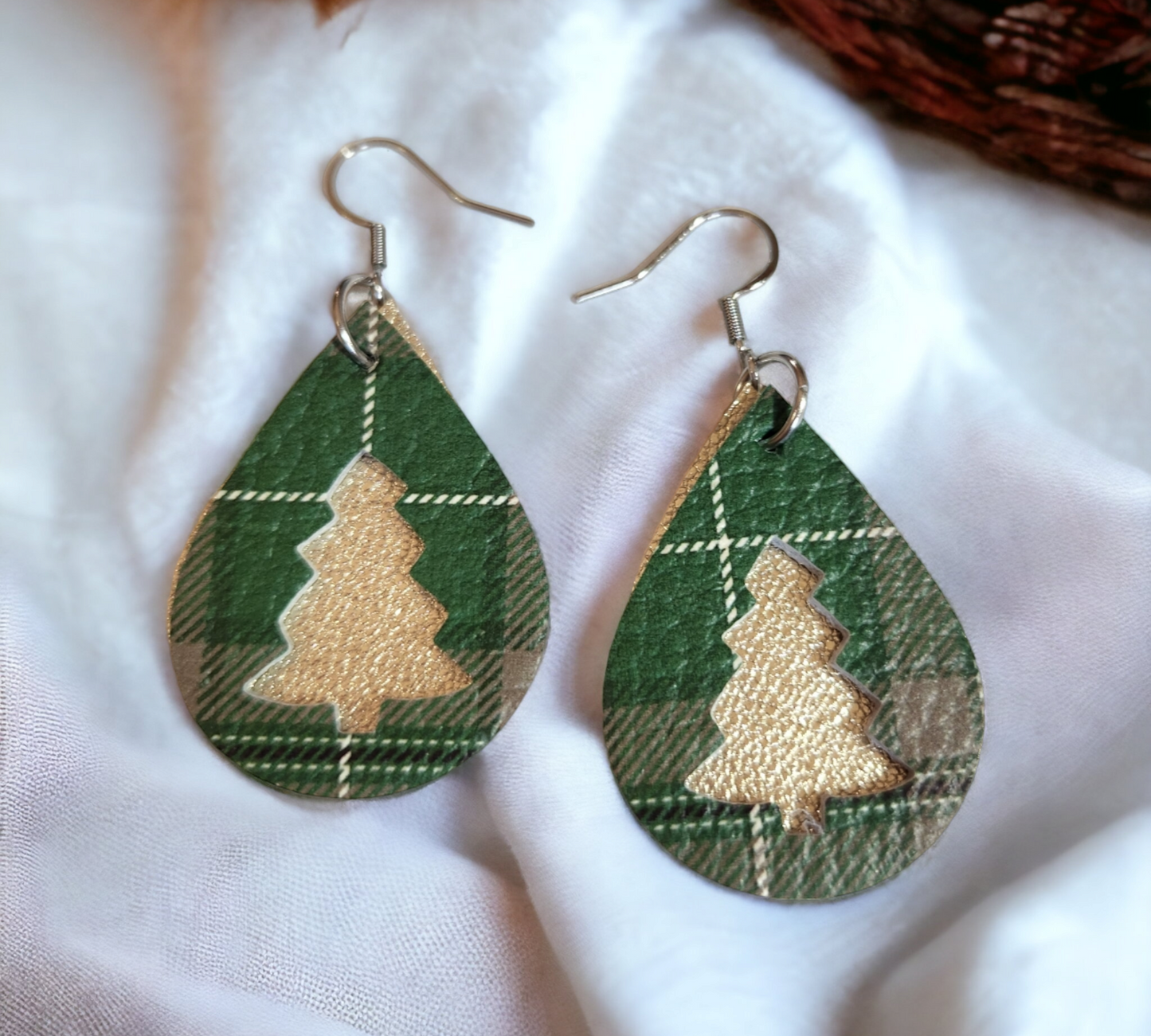 Green Plaid and Gold Christmas Tree Teardrops