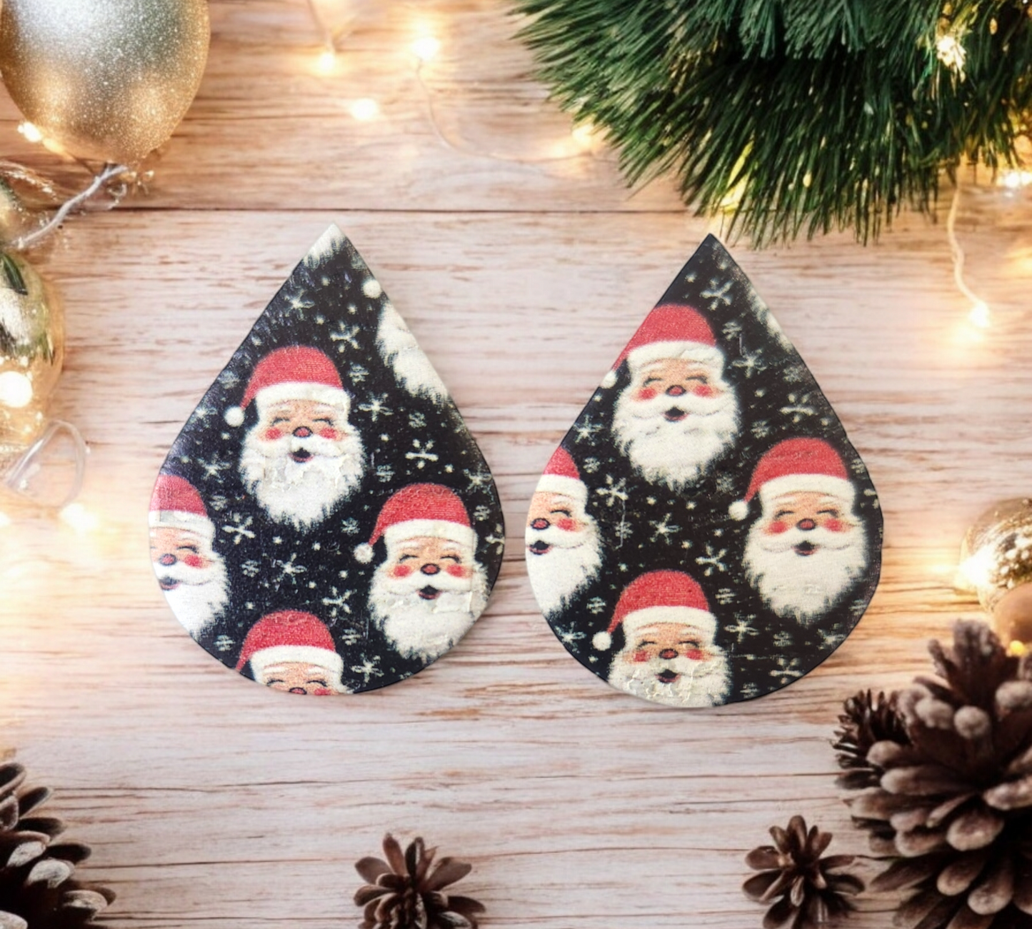 Santa Teardrop earrings